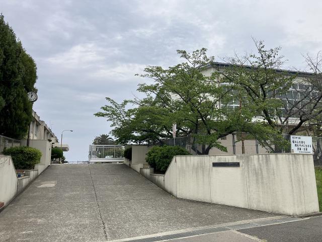 市立晴美台中学校 1720m 写真撮影日：2025-06-09