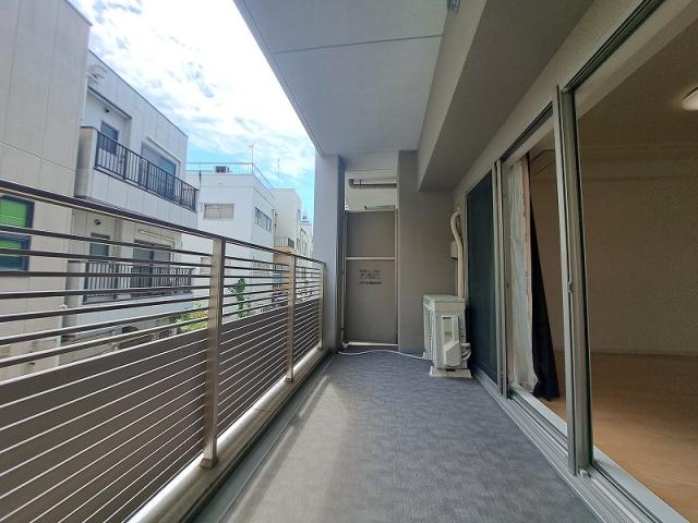 バルコニー  写真撮影日：2025-06-13