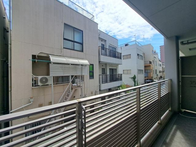 バルコニー  写真撮影日：2025-06-13