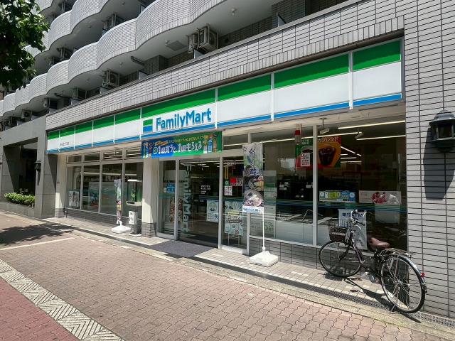 ファミリーマート東三国三丁目店 350m 写真撮影日：2025-06-21