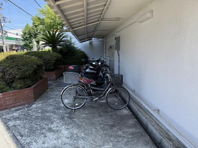 駐車場(共用設備)  写真撮影日：2025-07-03