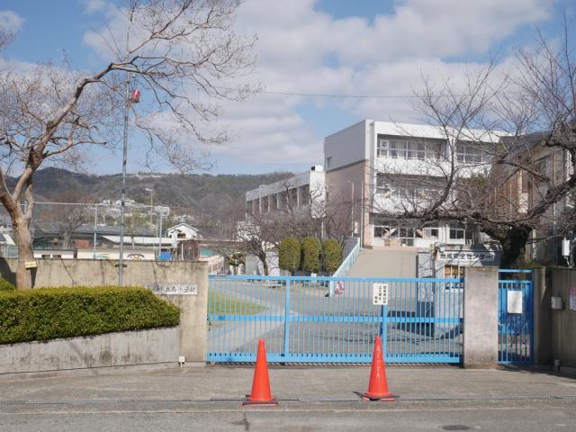 箕面市立南小学校 980m 写真撮影日：2025-07-04