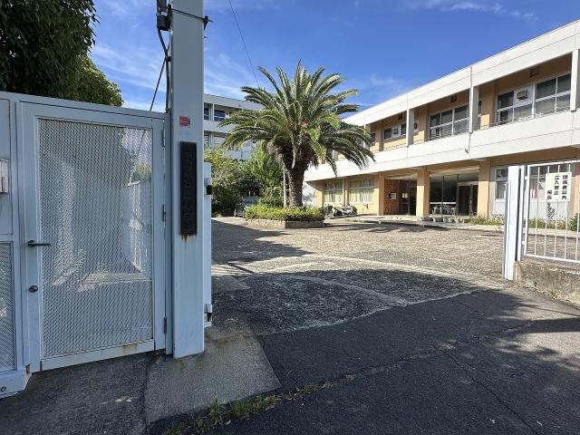 箕面市立第三中学校 1360m 写真撮影日：2025-07-04