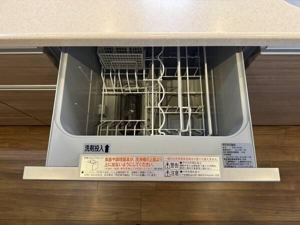 食器洗乾燥機が備わっています。食後の片付けの時間を減らし、ご家族の豊かな団らん時間を増やします。