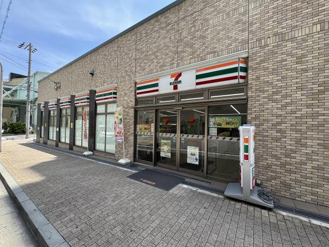 セブン-イレブン 桜ノ宮駅前店 82m 写真撮影日：2025-07-19