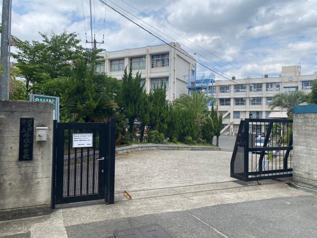 市立峰塚中学校 1250m 写真撮影日：2025-06-20