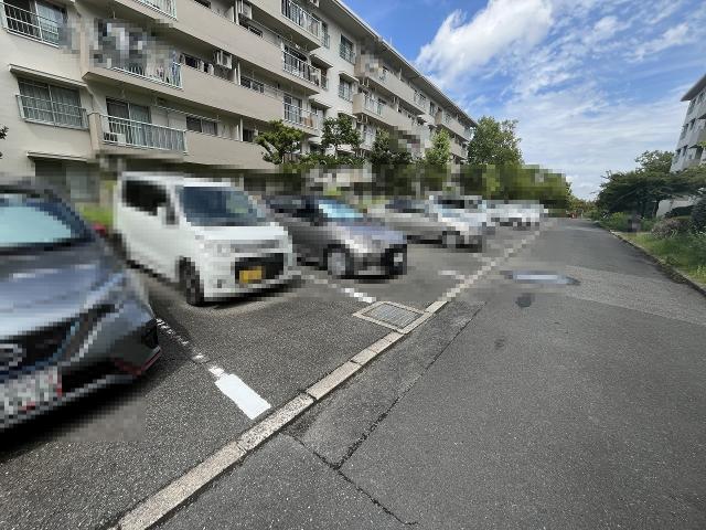 駐車場(共用設備)  写真撮影日：2025-08-10