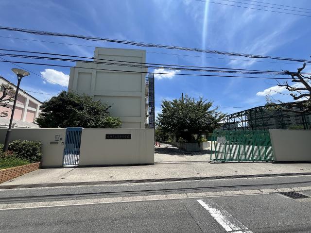 吹田市立豊津中学校 360m 写真撮影日：2025-08-09