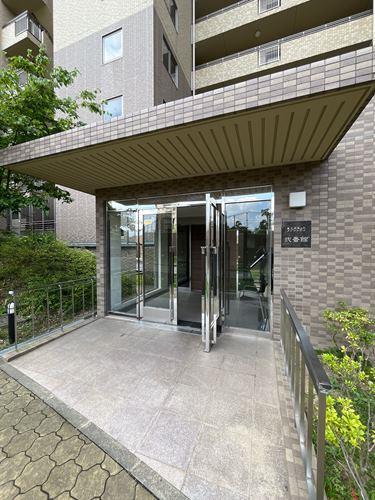 弐番館エントランス