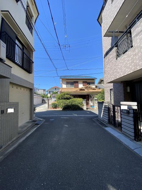 前面道路含む現地写真  写真撮影日：2025-09-01