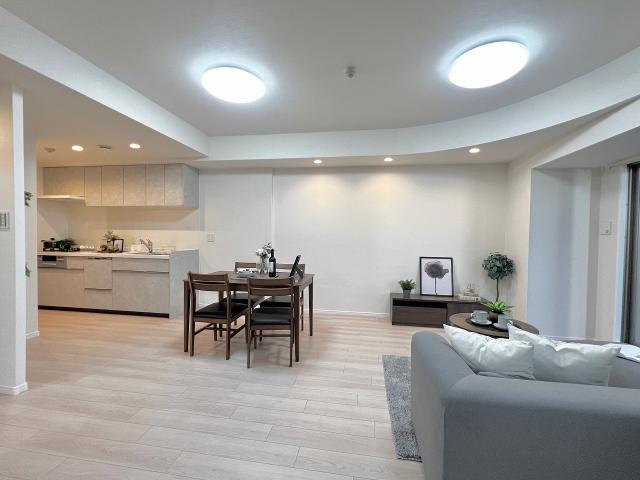 リビング  写真撮影日：2025-12-11