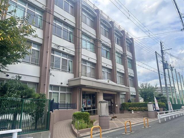 大阪市立柏里小学校 650m 写真撮影日：2025-10-02