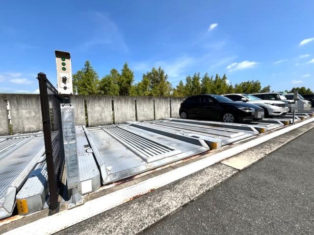 駐車場(共用設備)  写真撮影日：2025-09-22
