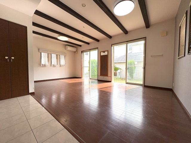 リビング  写真撮影日：2025-11-02