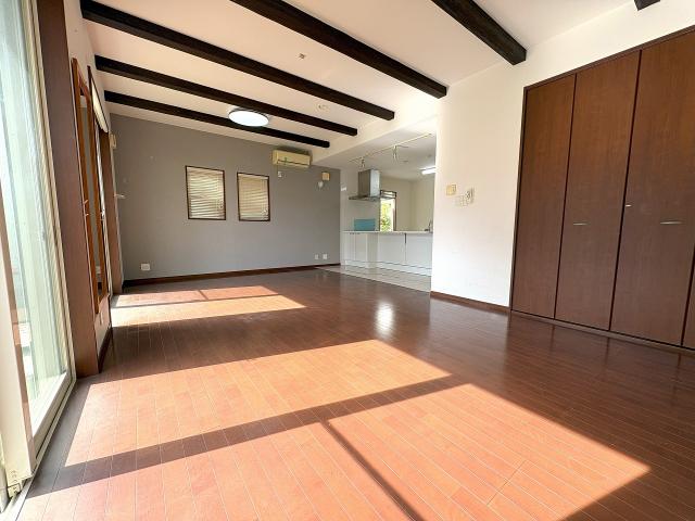 リビング  写真撮影日：2025-11-02