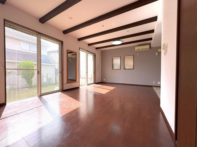 リビング  写真撮影日：2025-11-02