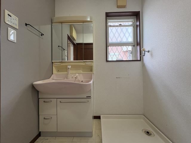 洗面台・洗面所  写真撮影日：2025-11-02