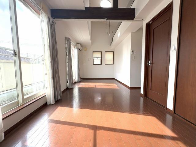 リビング以外の居室  写真撮影日：2025-11-02