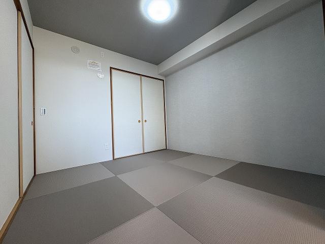 リビング以外の居室  写真撮影日：2025-12-13