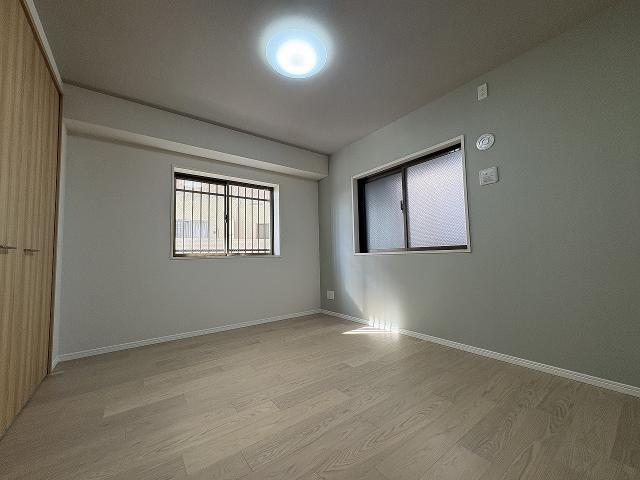 リビング以外の居室  写真撮影日：2025-12-13