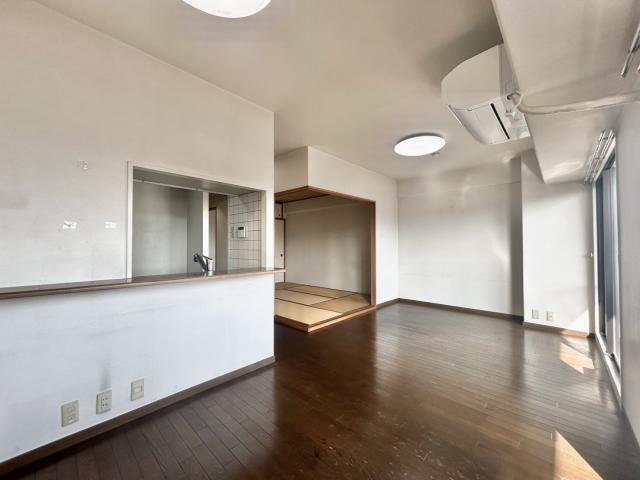 リビング  写真撮影日：2025-10-01