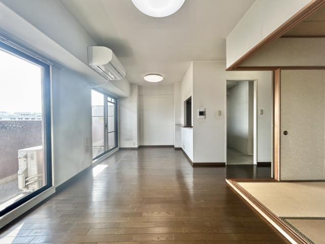 リビング  写真撮影日：2025-10-01