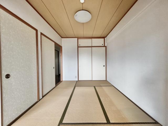 リビング以外の居室  写真撮影日：2025-10-01