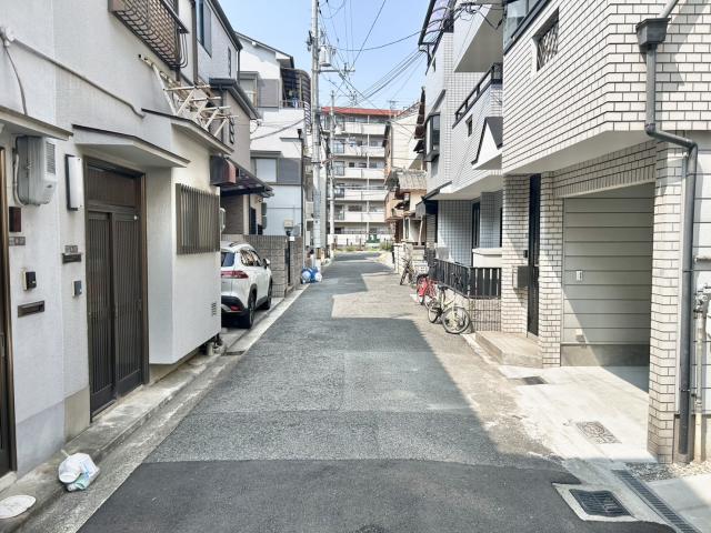 前面道路含む現地写真  写真撮影日：2025-10-01