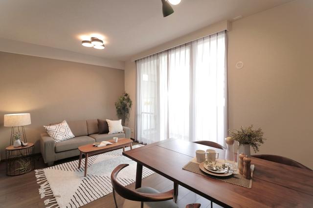 リビング  写真撮影日：2025-10-01