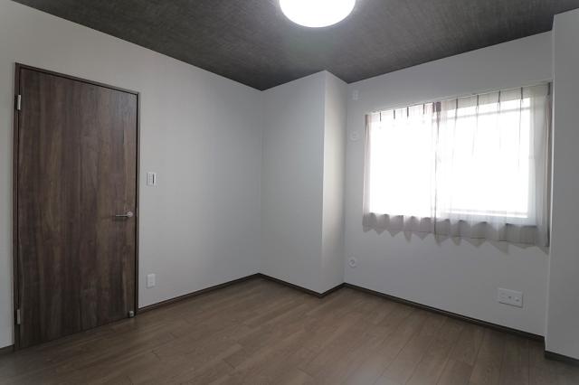 リビング以外の居室  写真撮影日：2025-10-01