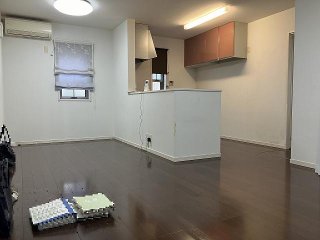 リビング  写真撮影日：2025-10-16