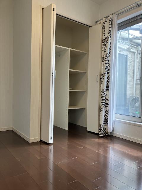 リビング以外の居室  写真撮影日：2025-10-16