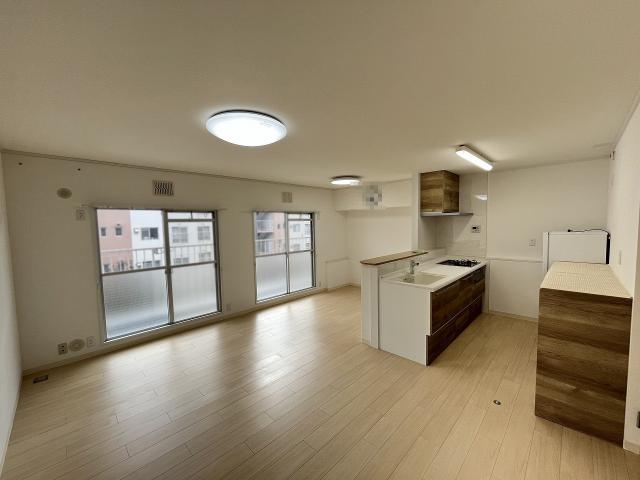 リビング  写真撮影日：2025-10-26