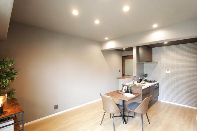 リビング  写真撮影日：2025-10-01