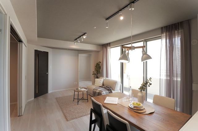 リビング  写真撮影日：2025-10-01