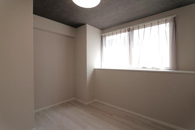 リビング以外の居室  写真撮影日：2025-10-01