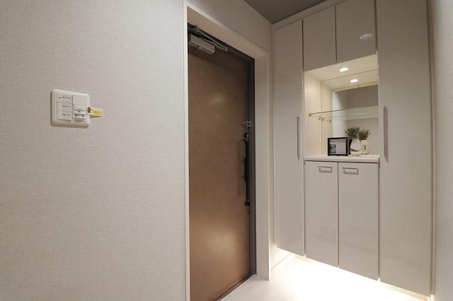 玄関  写真撮影日：2025-10-01