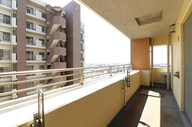 バルコニー  写真撮影日：2025-10-01