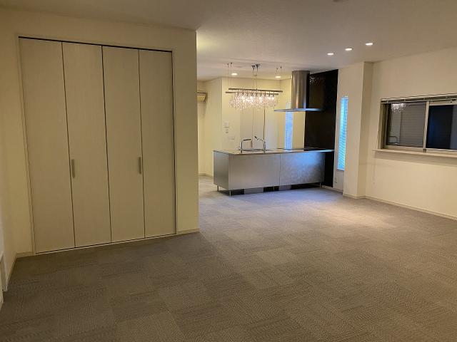 リビング  写真撮影日：2025-10-30