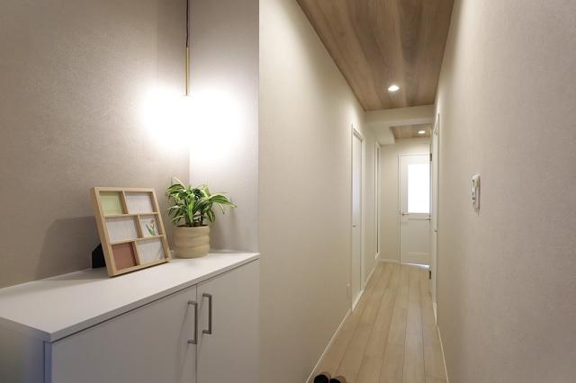 玄関  写真撮影日：2025-11-01