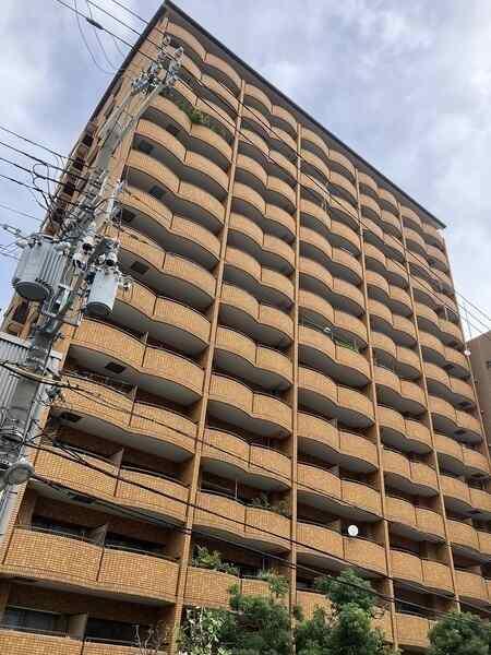 大阪環状線・地下鉄長堀鶴見緑地線「大正」駅各徒歩5分の好立地です。当該住戸は、最上階角住戸です。