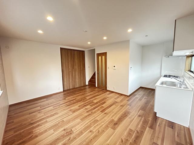 リビング  写真撮影日：2025-11-02