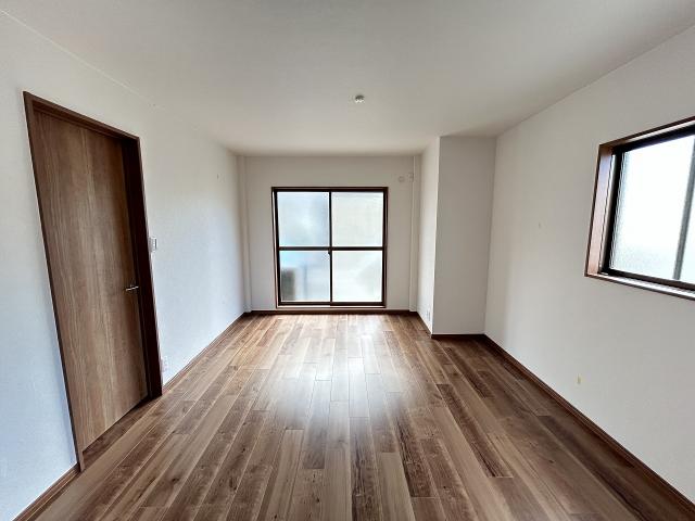 リビング以外の居室  写真撮影日：2025-11-02