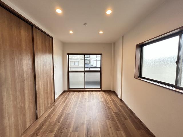 リビング以外の居室  写真撮影日：2025-11-02