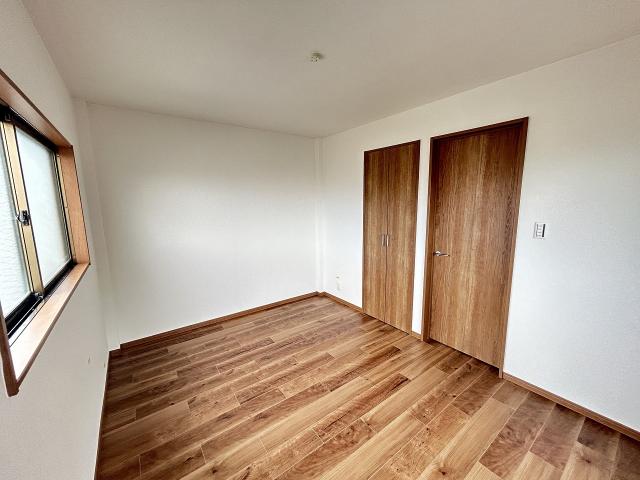 リビング以外の居室  写真撮影日：2025-11-02