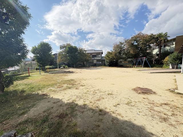 千里園公園 340m 写真撮影日：2025-11-02