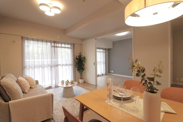 リビング  写真撮影日：2025-11-01