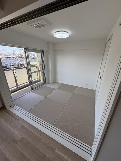 リビング以外の居室  写真撮影日：2025-11-08