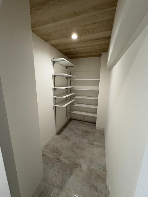 玄関  写真撮影日：2025-11-08