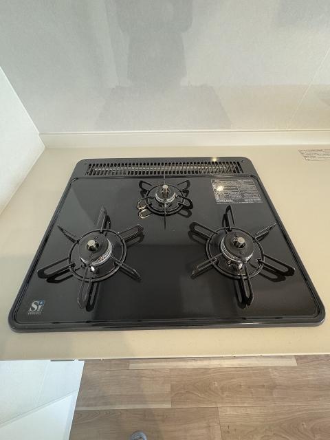 その他設備 三口コンロ  写真撮影日：2025-11-08